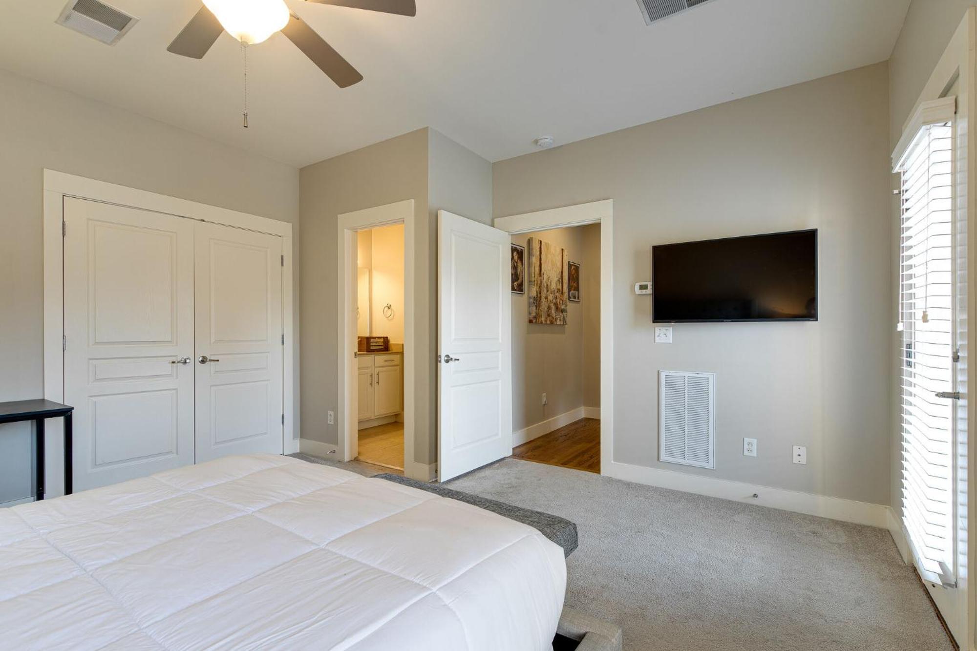 The Celebrity - Minutes To Broadway With A Balcony Apartment Nashville Luaran gambar