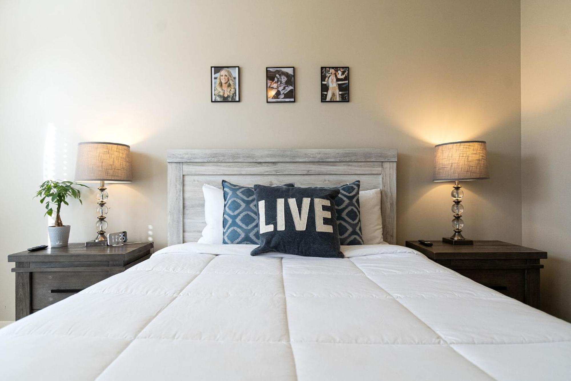 The Celebrity - Minutes To Broadway With A Balcony Apartment Nashville Luaran gambar