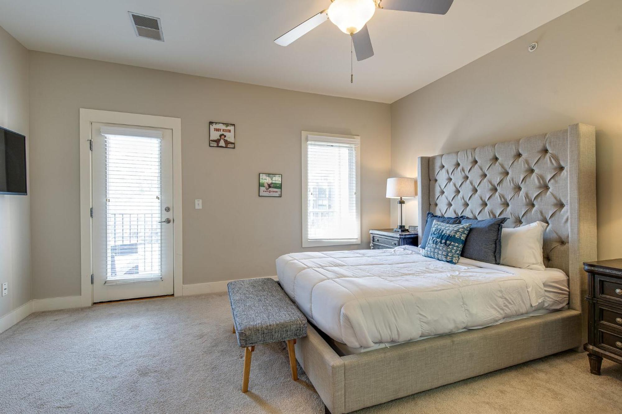 The Celebrity - Minutes To Broadway With A Balcony Apartment Nashville Luaran gambar
