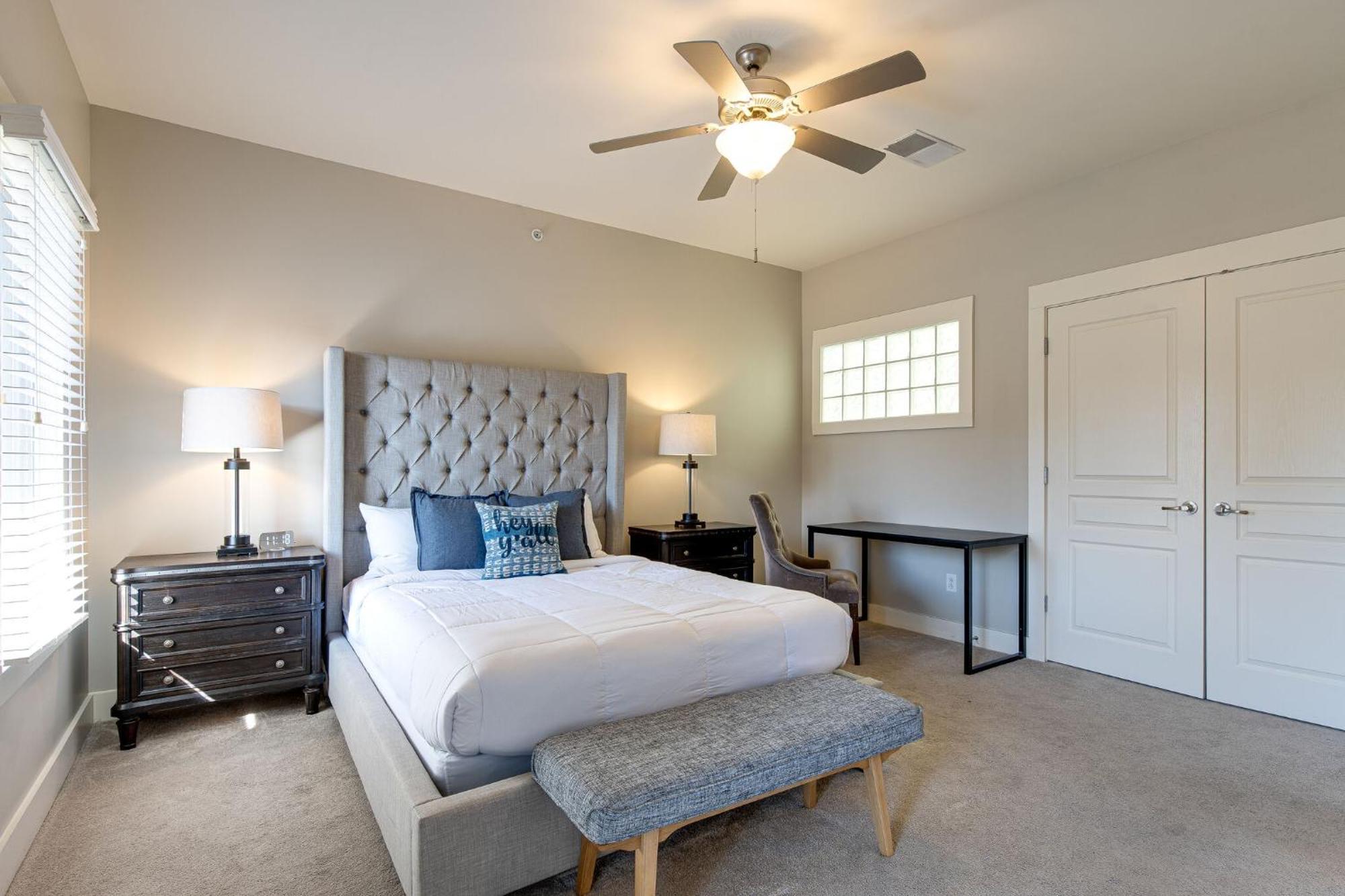 The Celebrity - Minutes To Broadway With A Balcony Apartment Nashville Luaran gambar