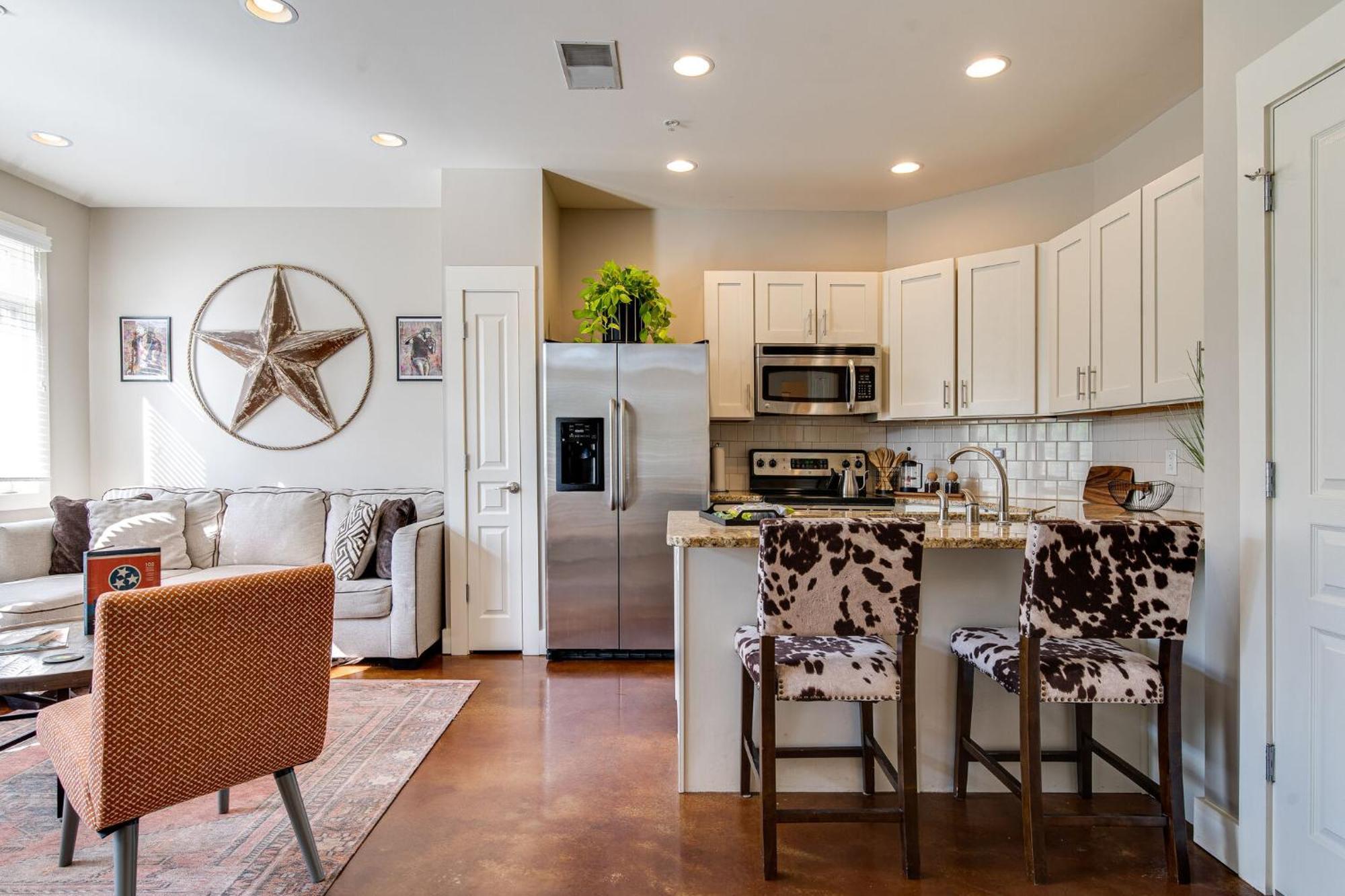 The Celebrity - Minutes To Broadway With A Balcony Apartment Nashville Luaran gambar