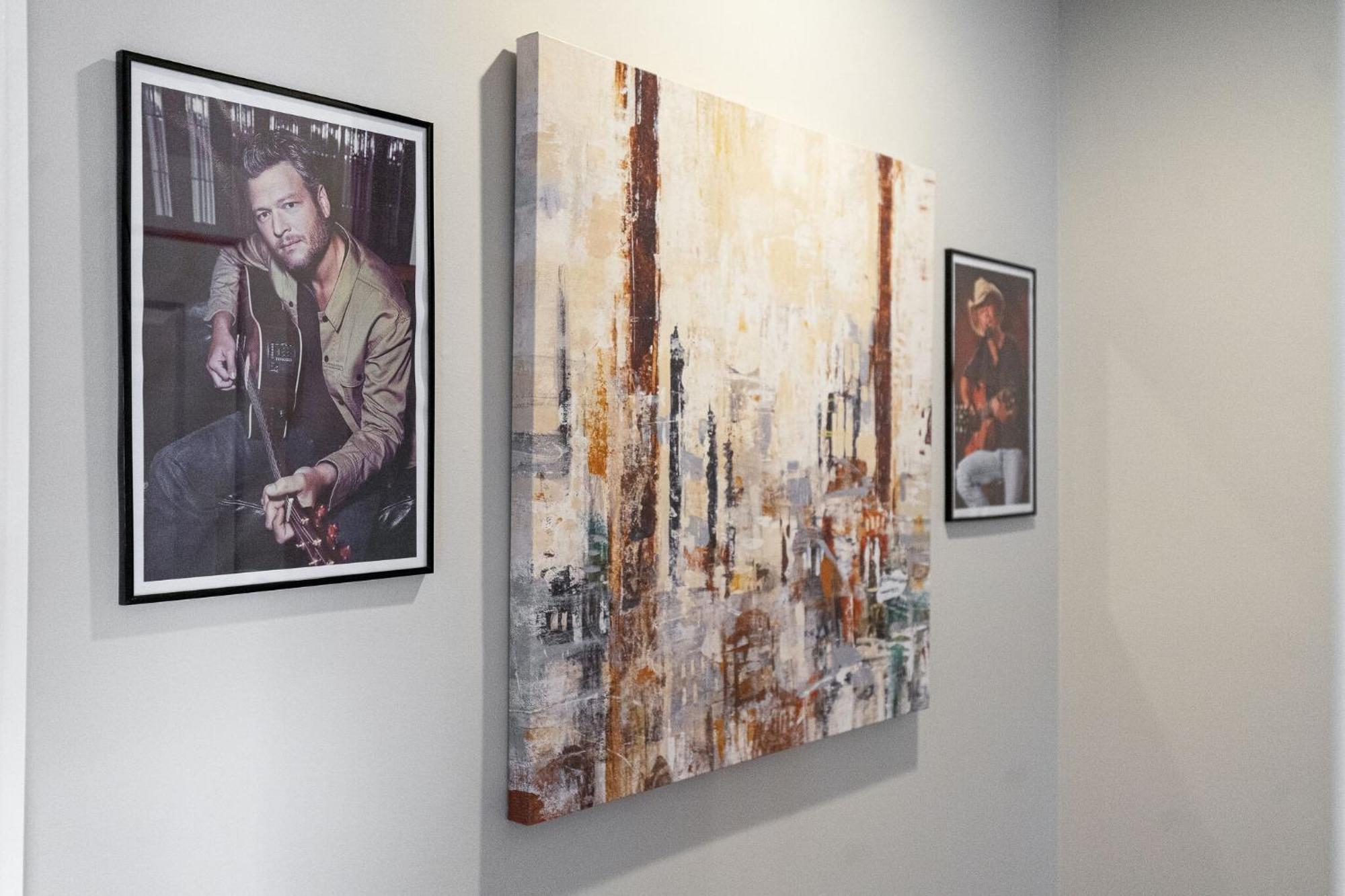 The Celebrity - Minutes To Broadway With A Balcony Apartment Nashville Luaran gambar