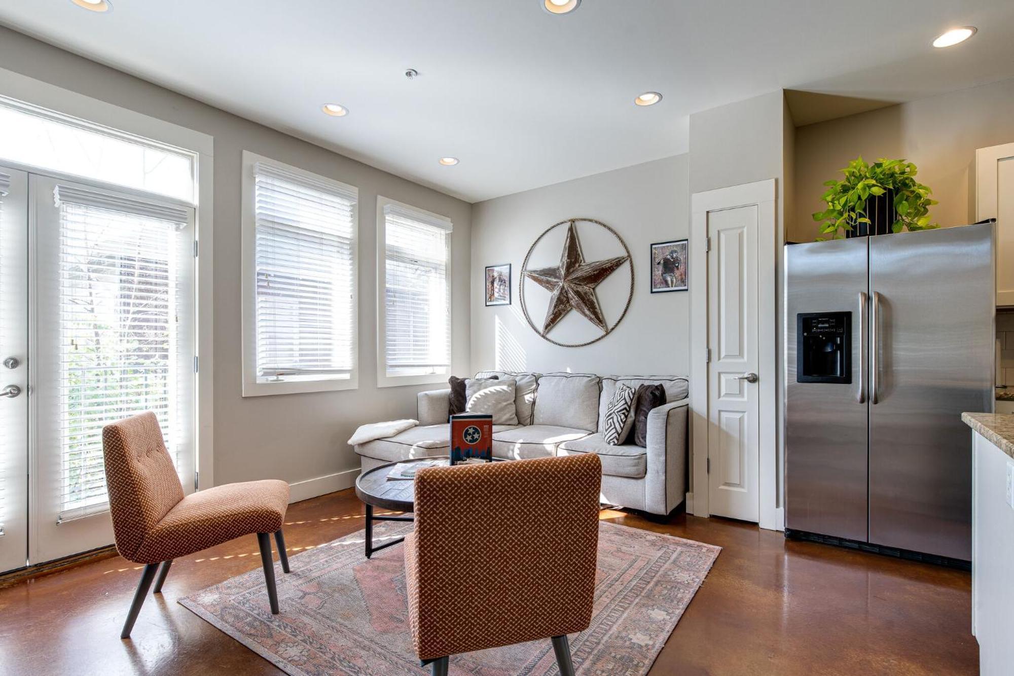 The Celebrity - Minutes To Broadway With A Balcony Apartment Nashville Luaran gambar