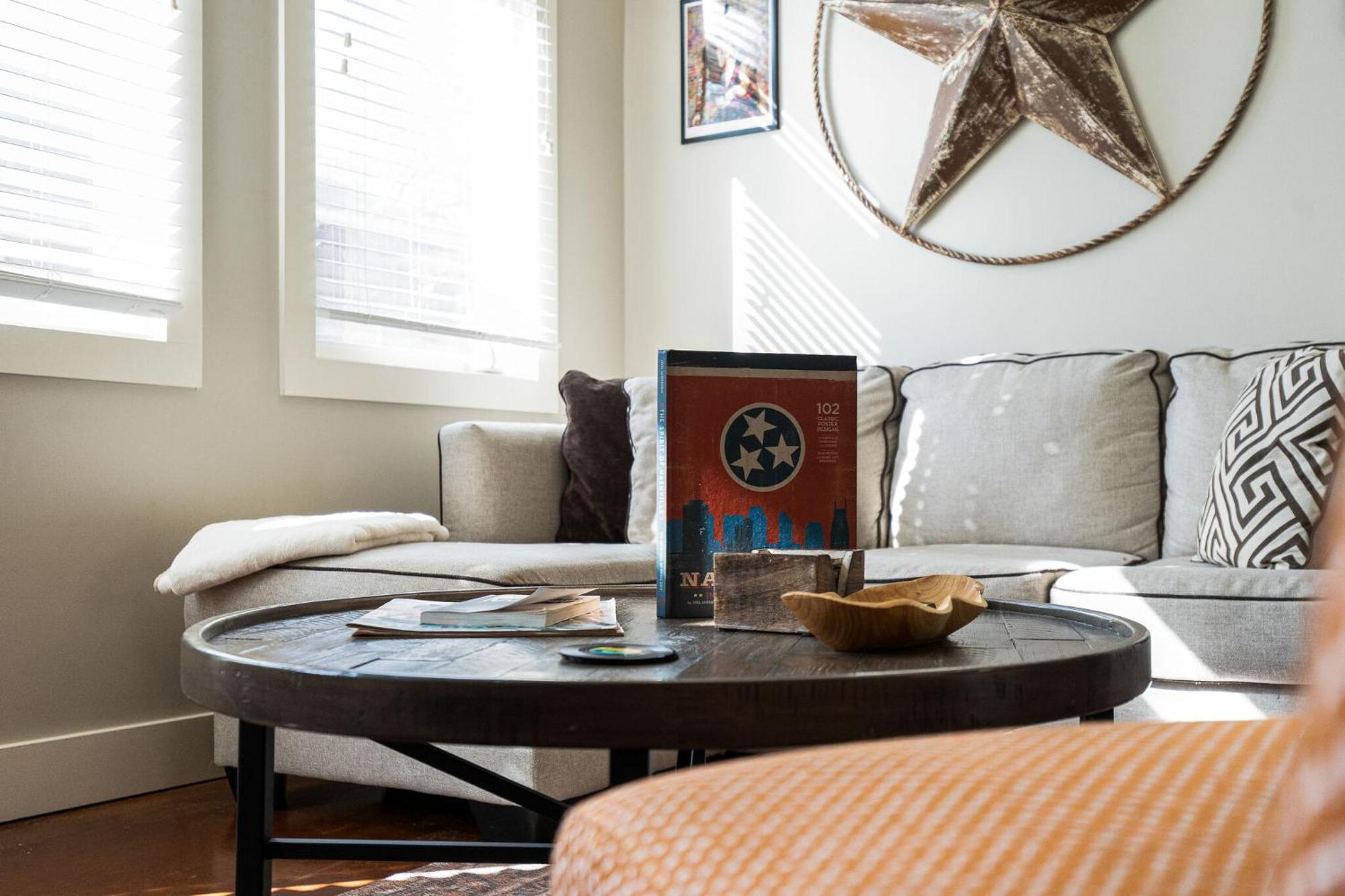 The Celebrity - Minutes To Broadway With A Balcony Apartment Nashville Luaran gambar