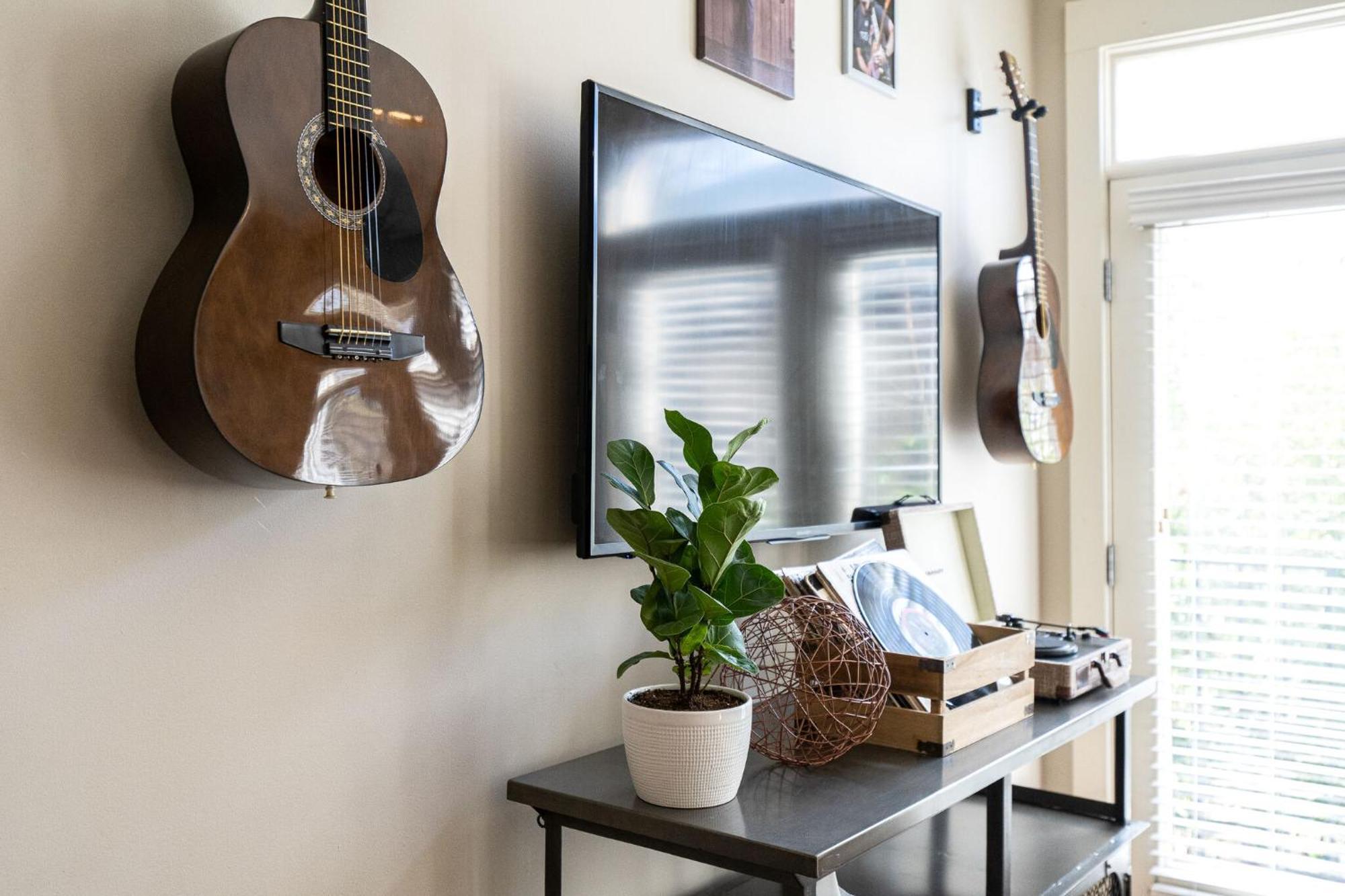 The Celebrity - Minutes To Broadway With A Balcony Apartment Nashville Luaran gambar