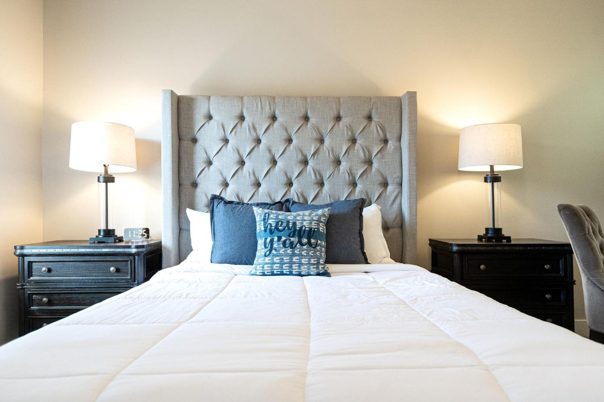 The Celebrity - Minutes To Broadway With A Balcony Apartment Nashville Luaran gambar