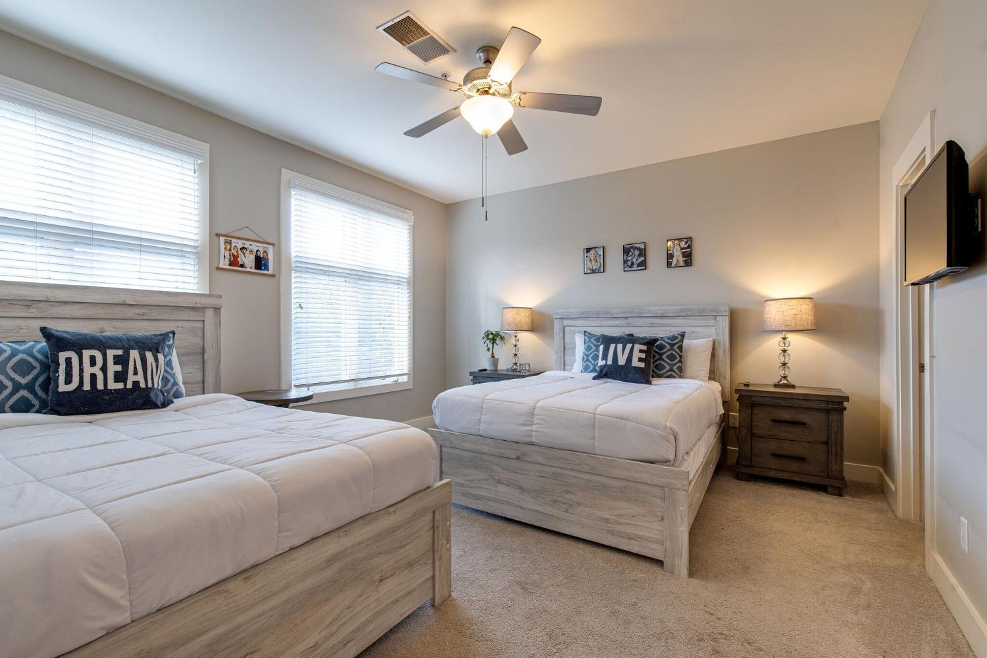 The Celebrity - Minutes To Broadway With A Balcony Apartment Nashville Luaran gambar