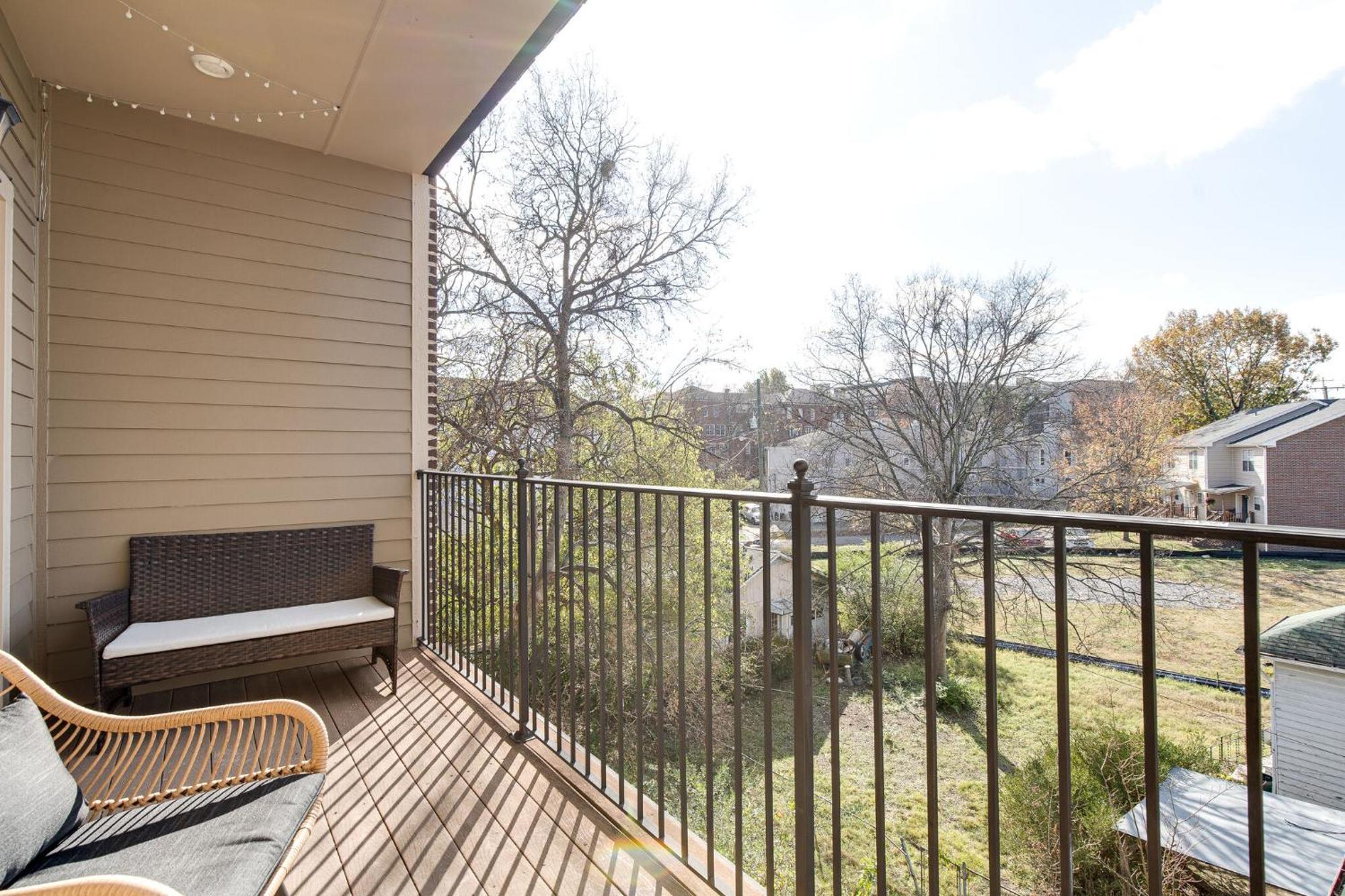 The Celebrity - Minutes To Broadway With A Balcony Apartment Nashville Luaran gambar